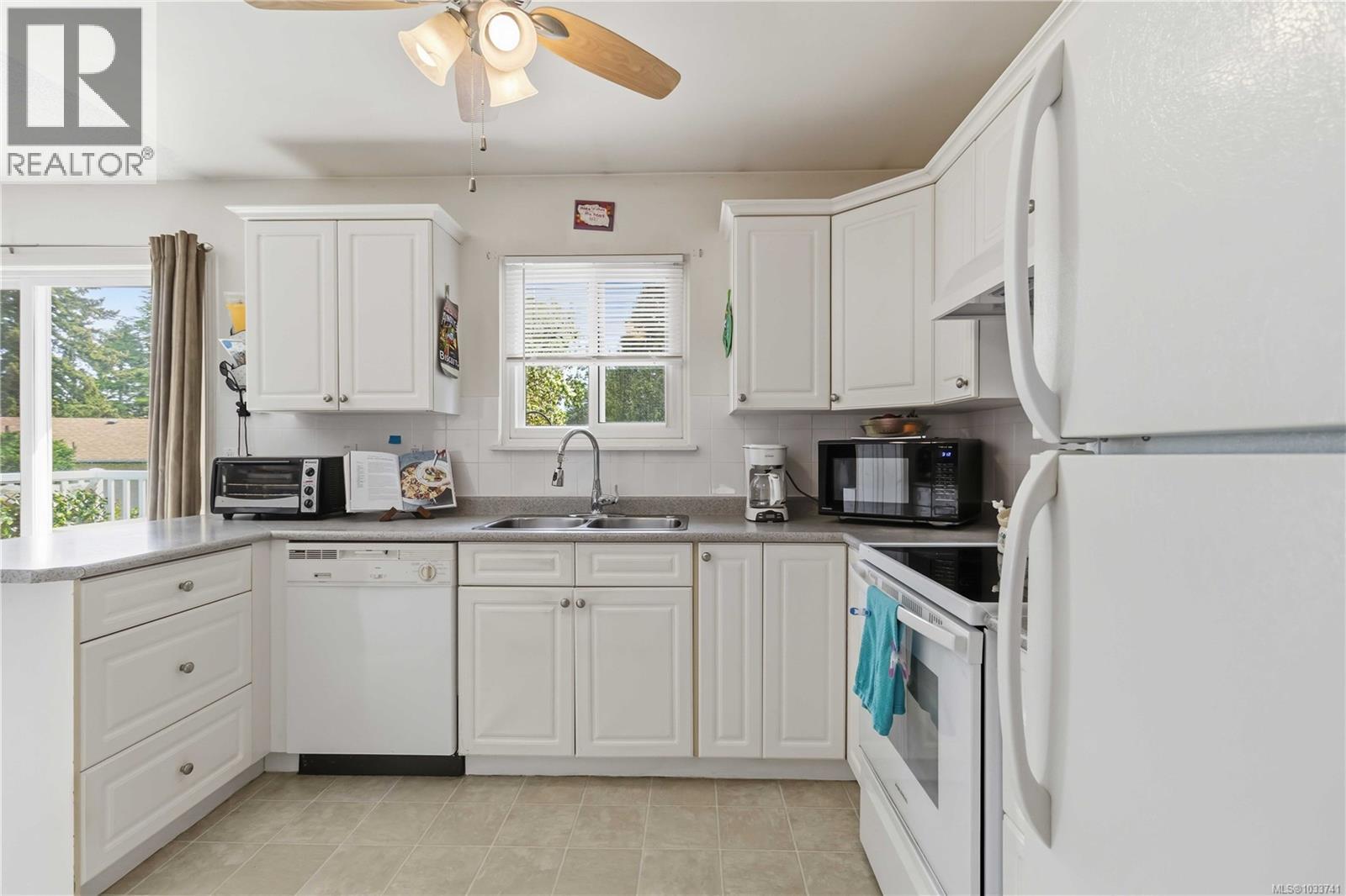 #13 7675 East Saanich Rd - 13