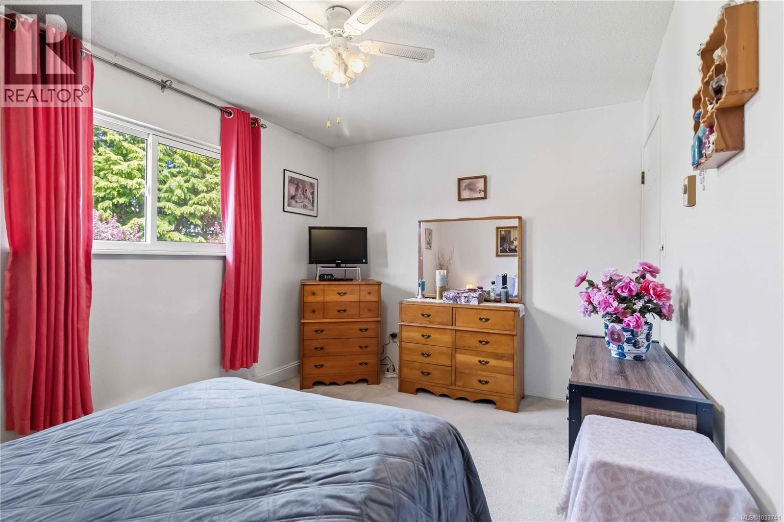 #13 7675 East Saanich Rd - 19