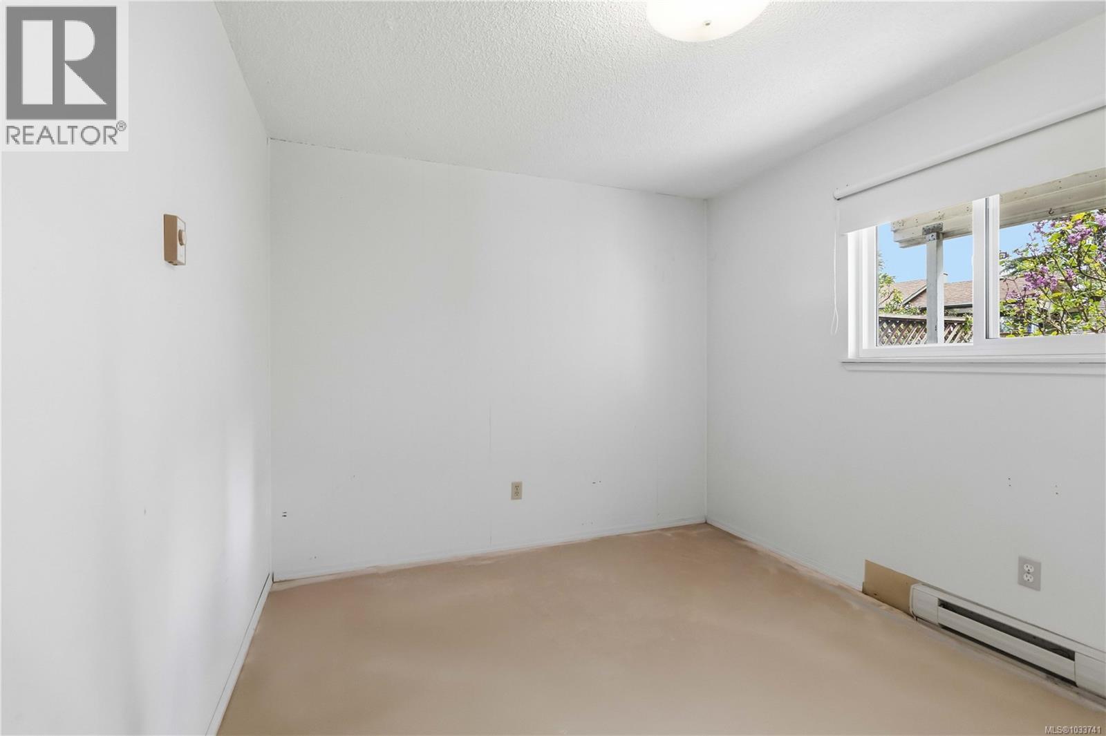 #13 7675 East Saanich Rd - 25