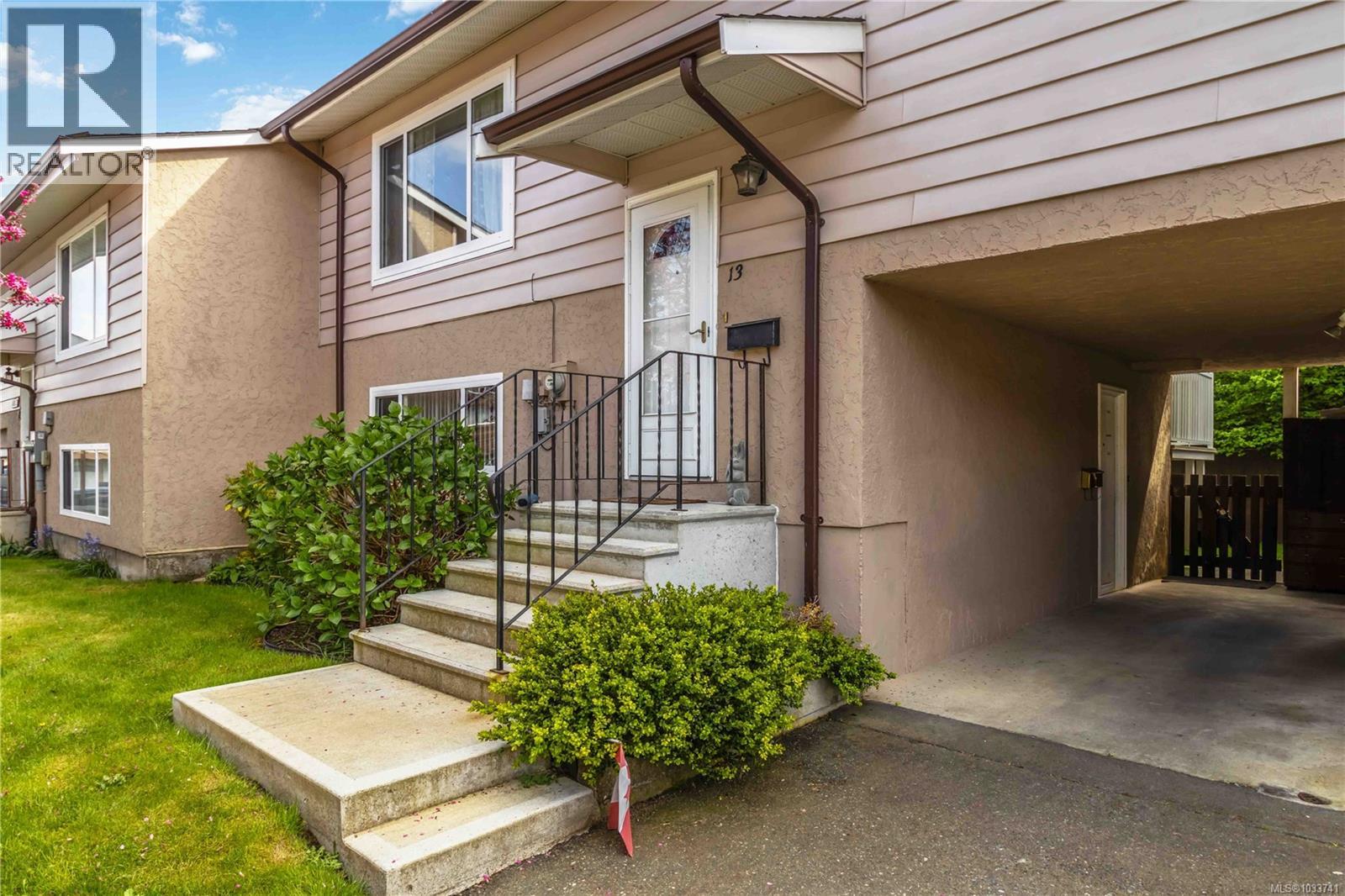 #13 7675 East Saanich Rd - 3