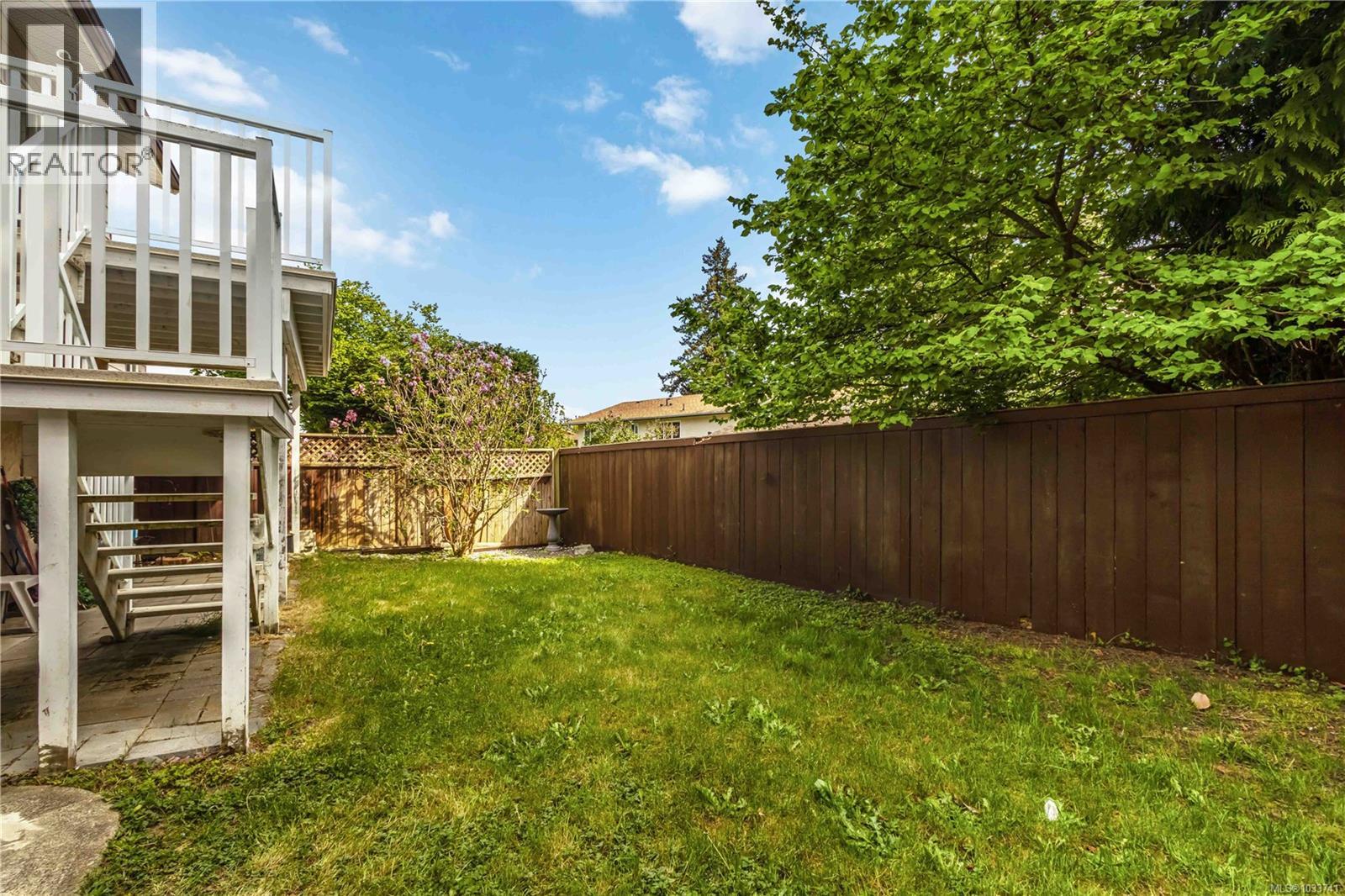 #13 7675 East Saanich Rd - 32