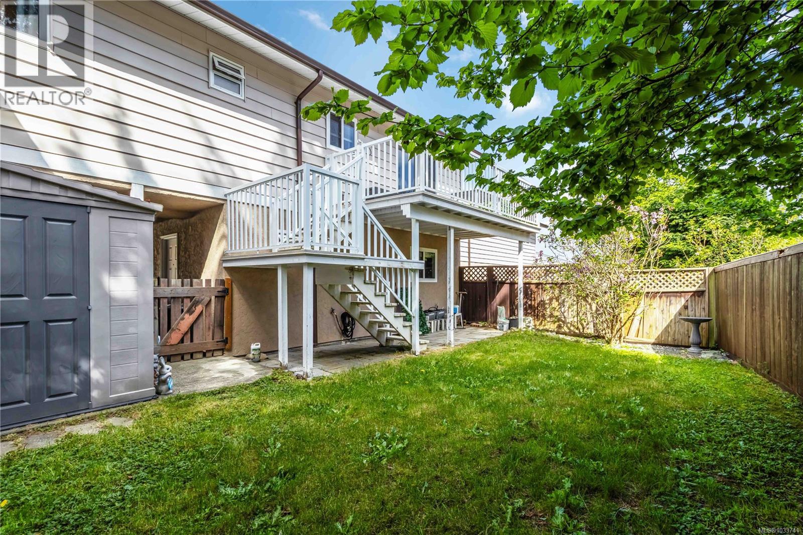 #13 7675 East Saanich Rd - 33