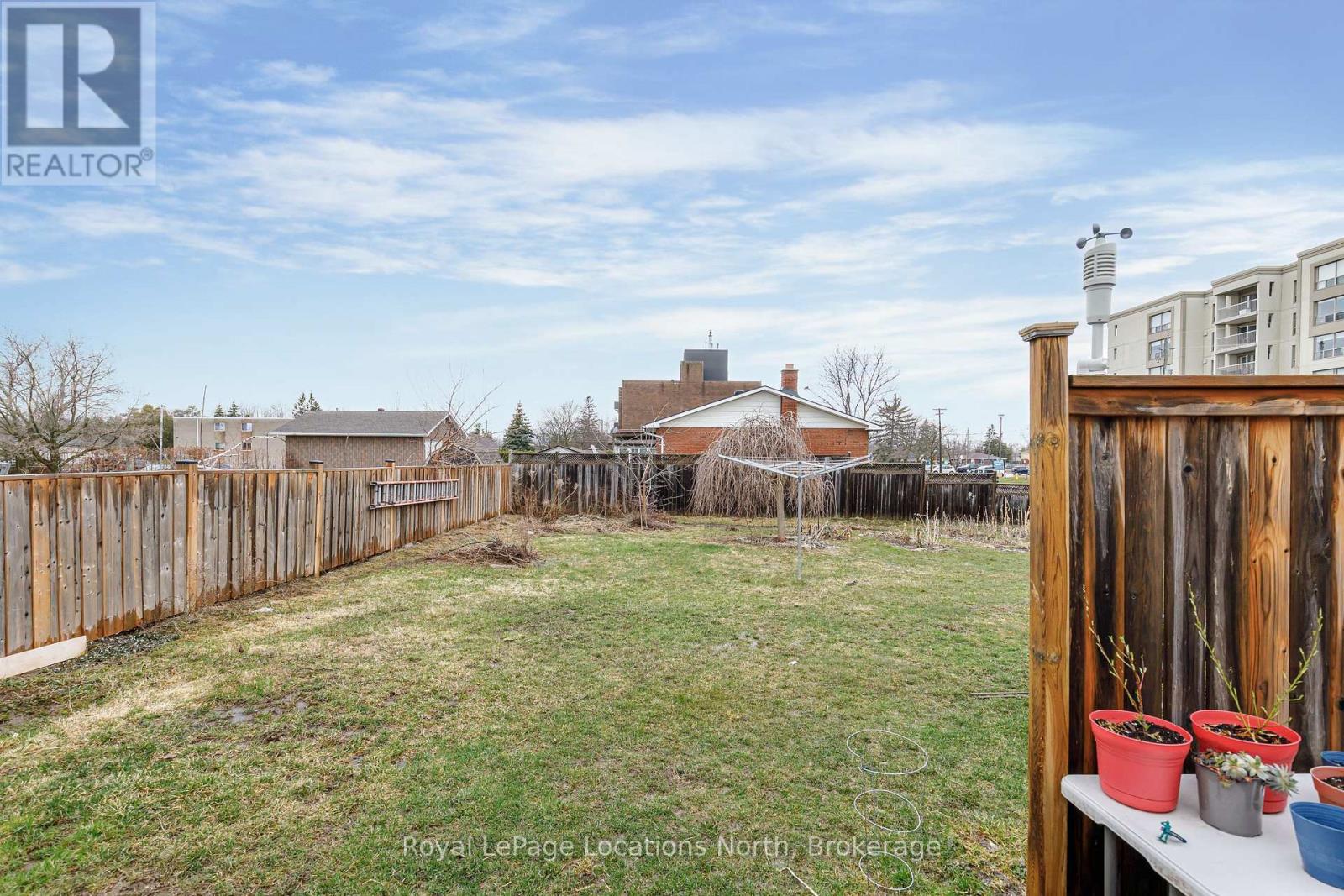 594 OAK STREET - 5