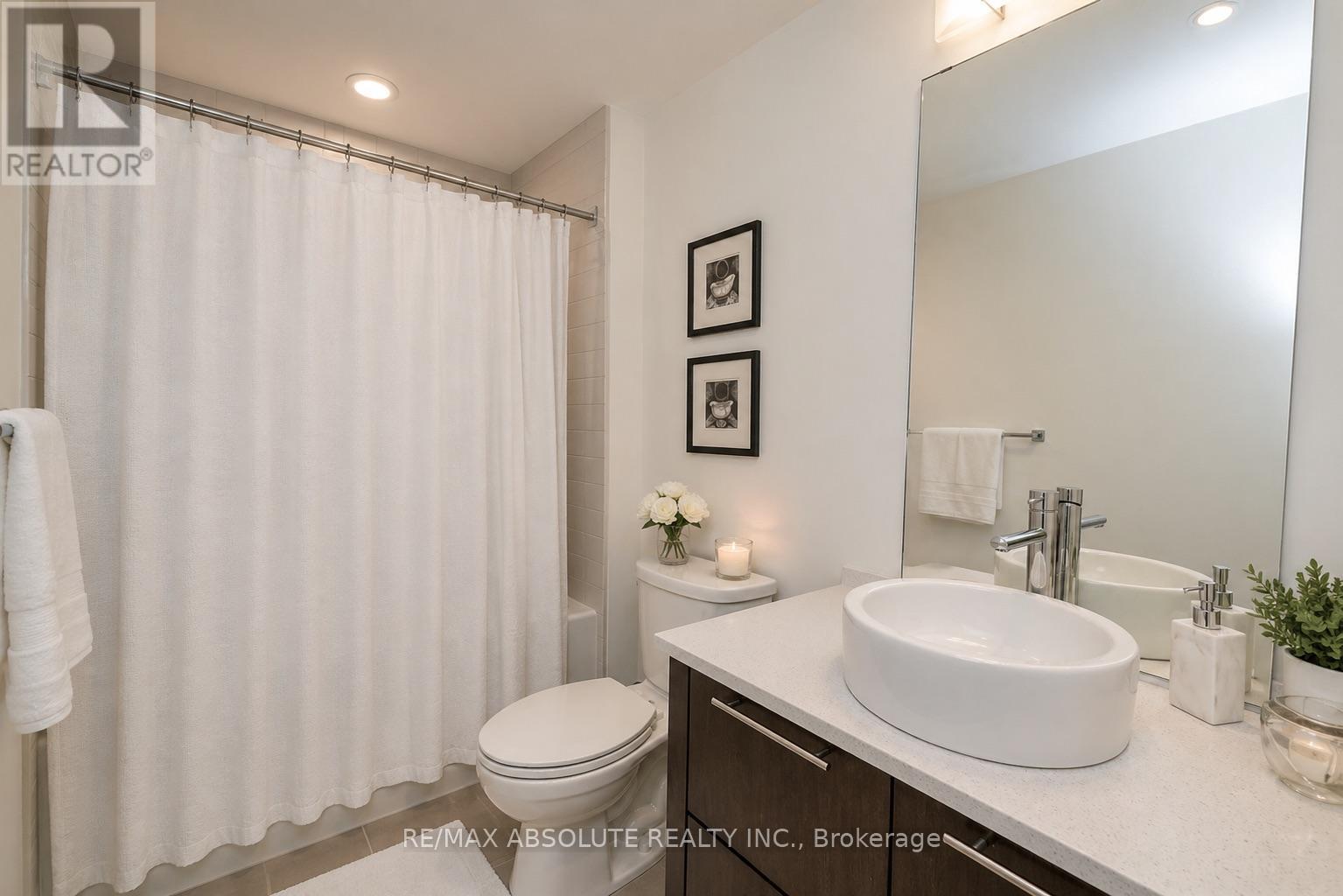 #217 101 RICHMOND ROAD - 9