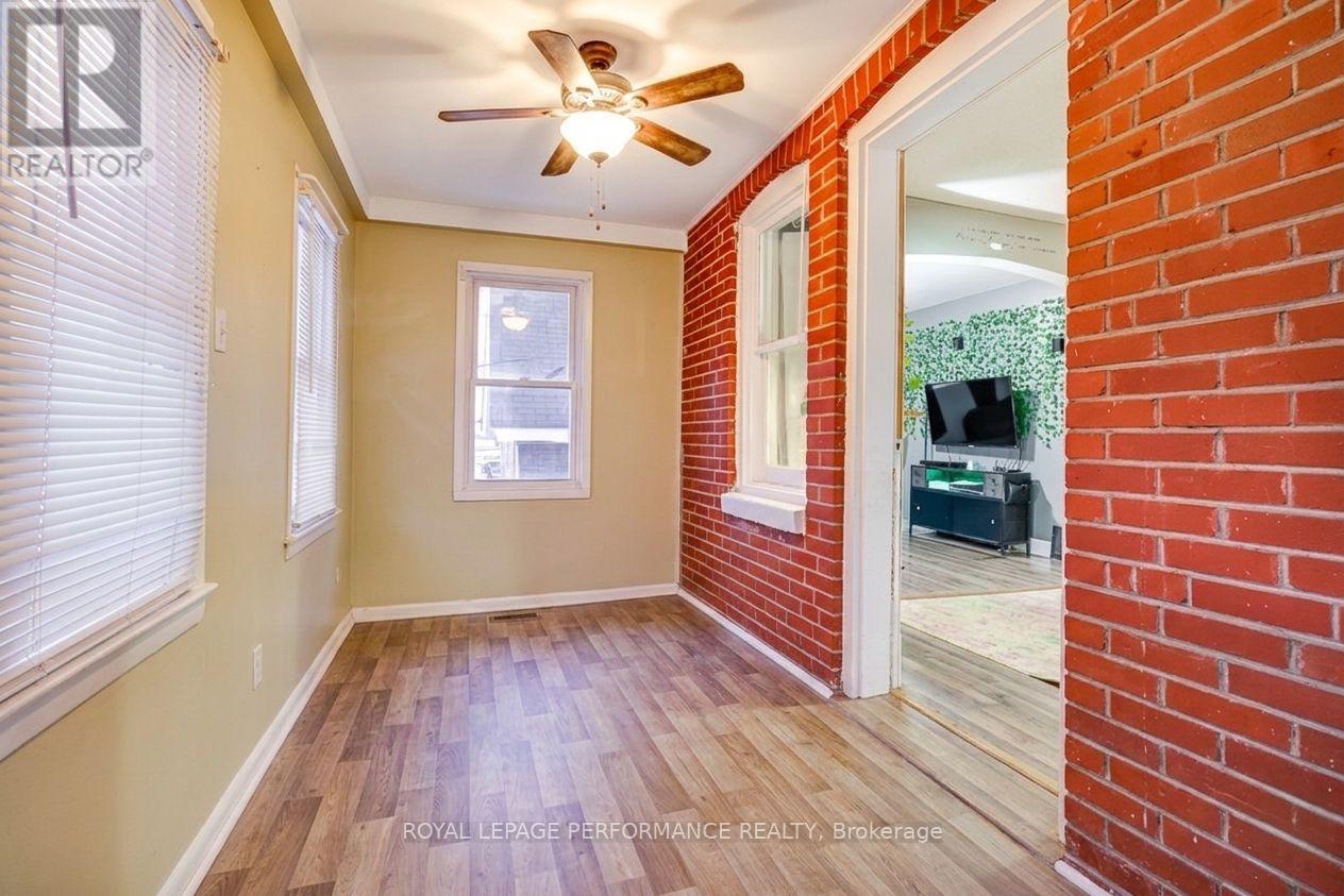 231-233 FIFTH STREET E - 20