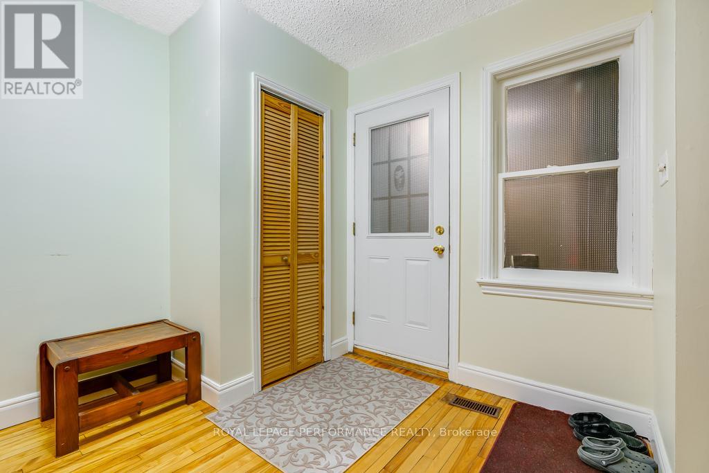 231-233 FIFTH STREET E - 7
