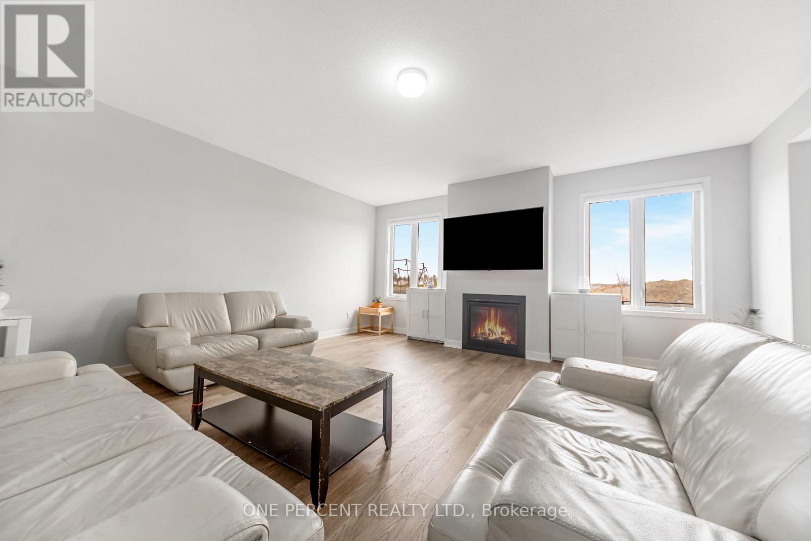 1016 SHOWMAN STREET - 11