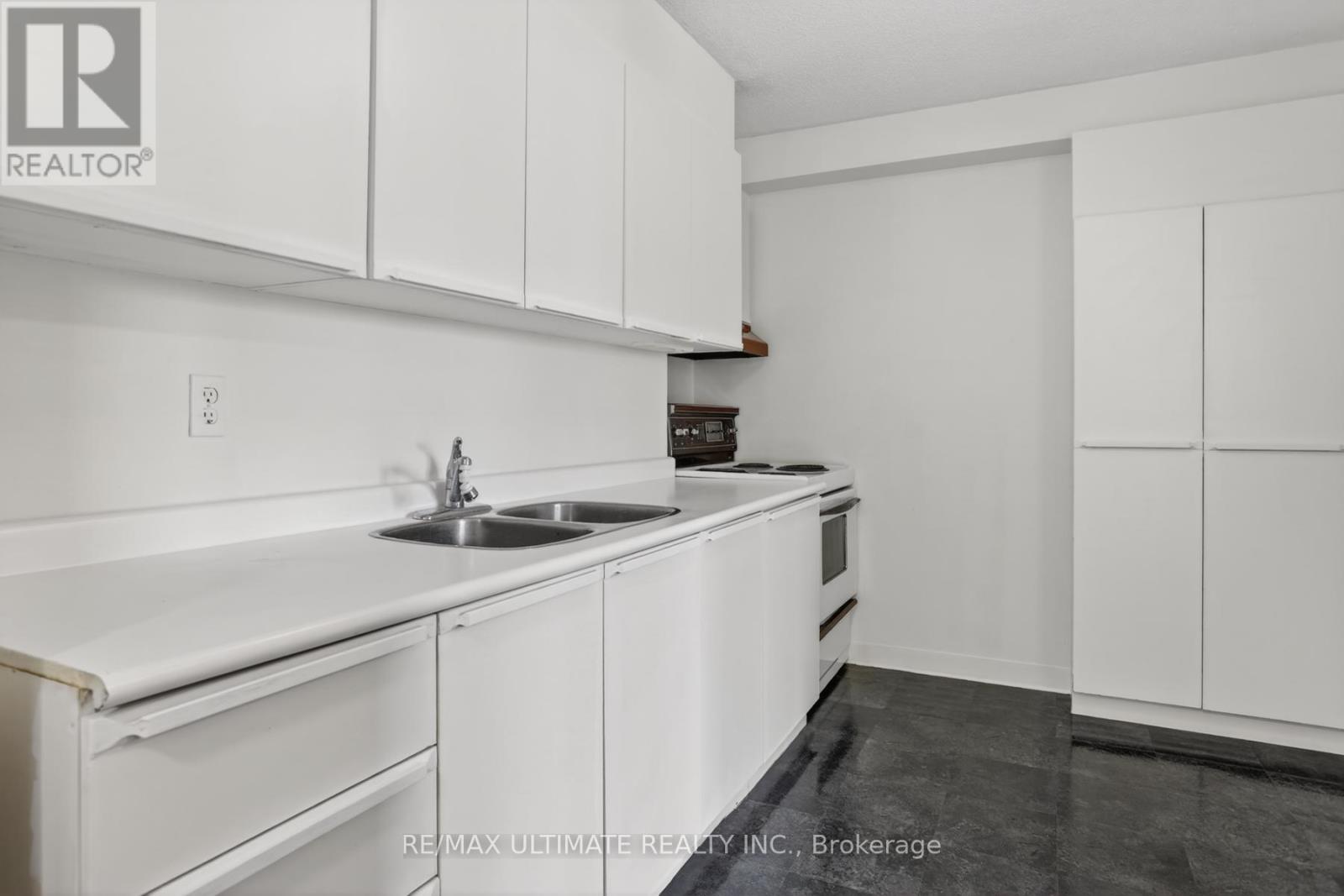#1003 15 TORRANCE ROAD - 14