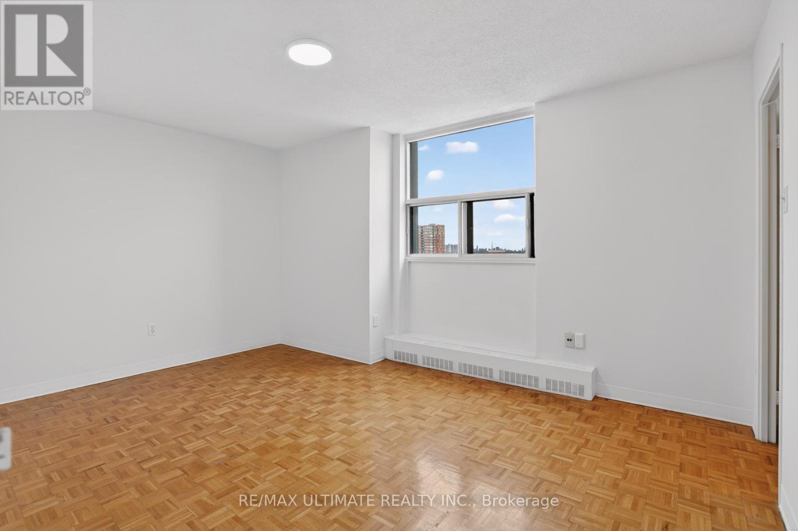 #1003 15 TORRANCE ROAD - 16