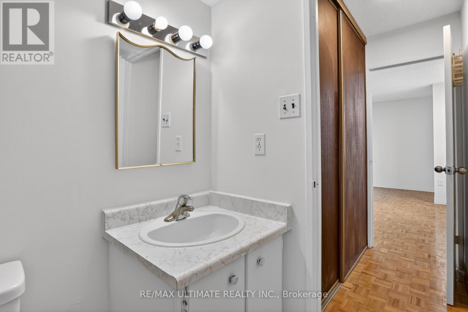 #1003 15 TORRANCE ROAD - 24