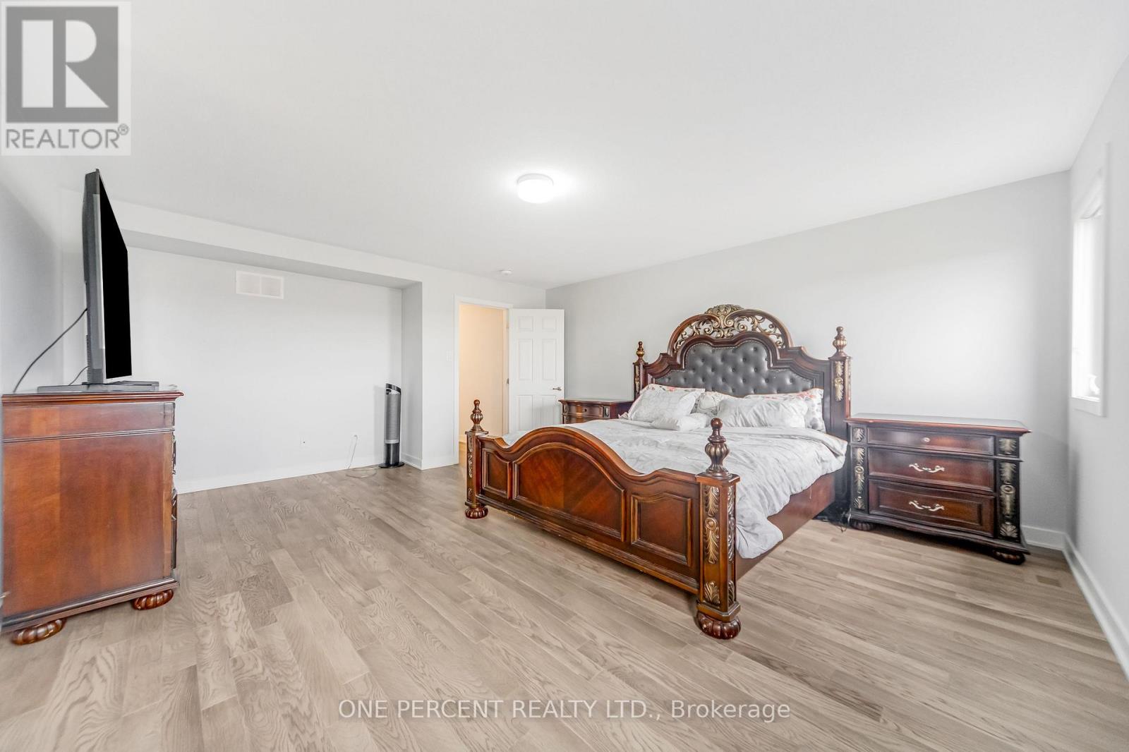 1016 SHOWMAN STREET - 15