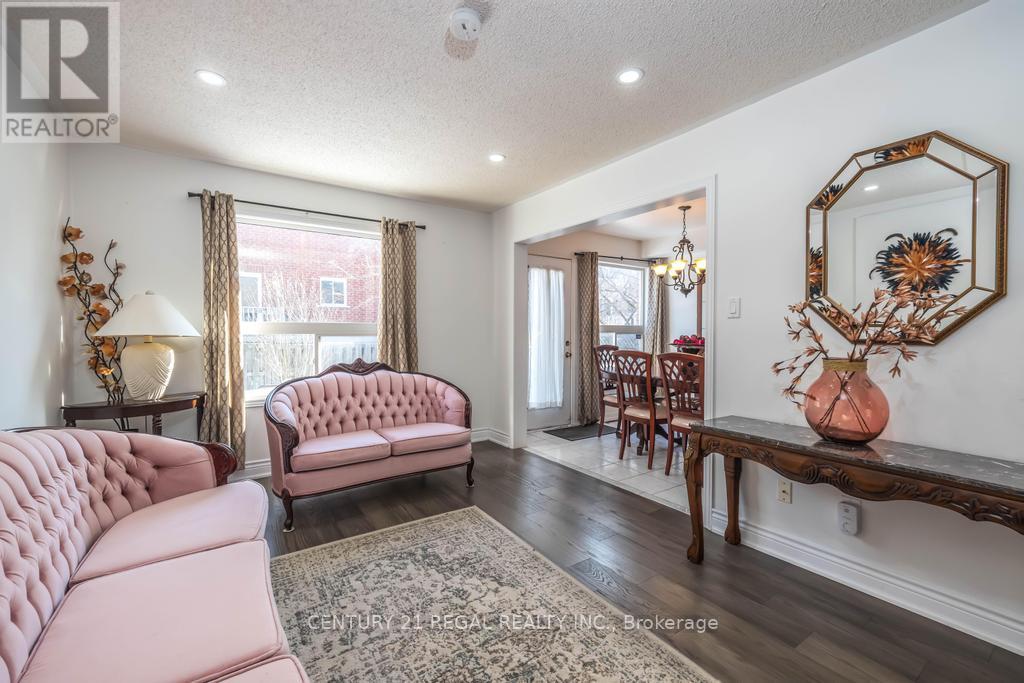 43 WATERTON CRESCENT - 14
