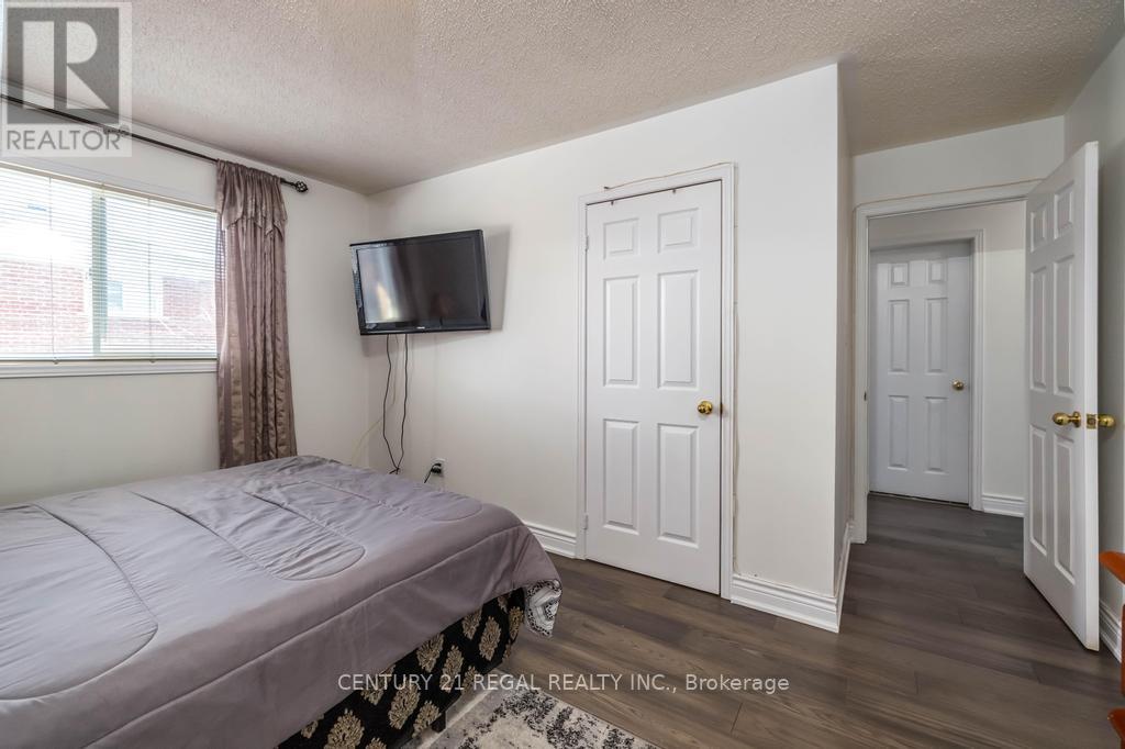 43 WATERTON CRESCENT - 24