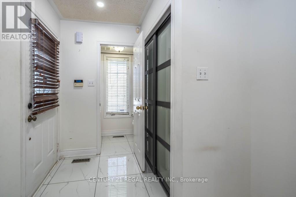 43 WATERTON CRESCENT - 6