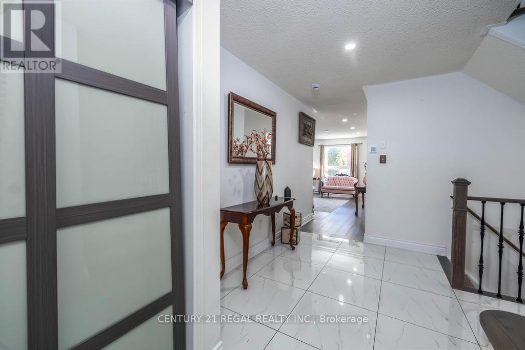 43 WATERTON CRESCENT - 9