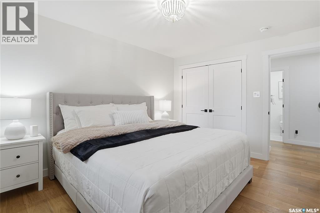 115 Whiteswan DRIVE - 31