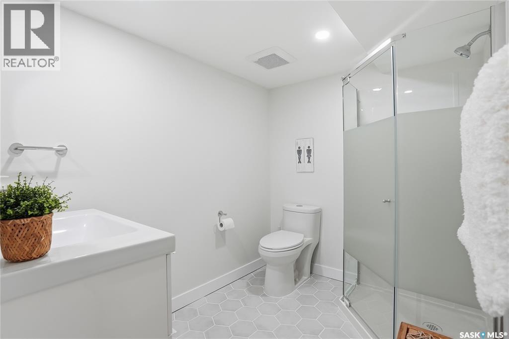 115 Whiteswan DRIVE - 40