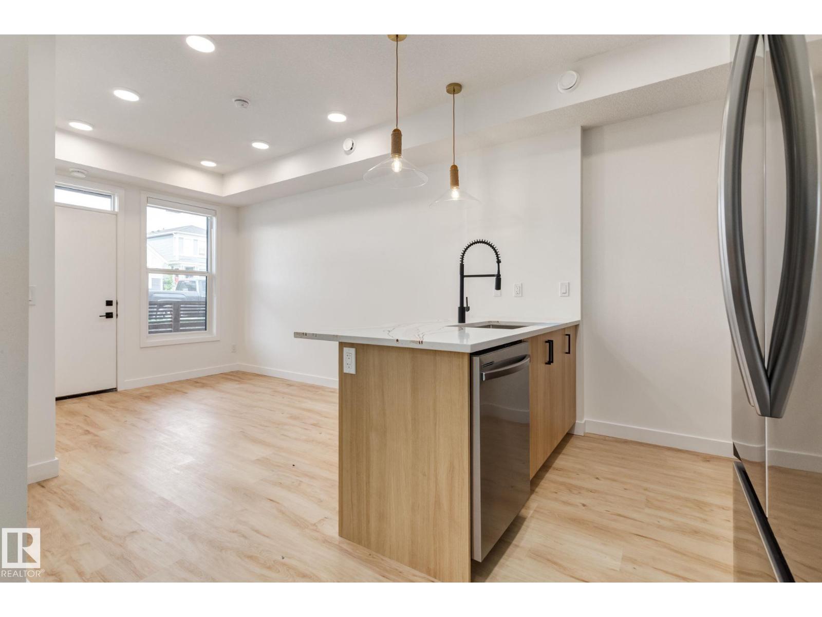 #42 16231 19 AV SW, Edmonton