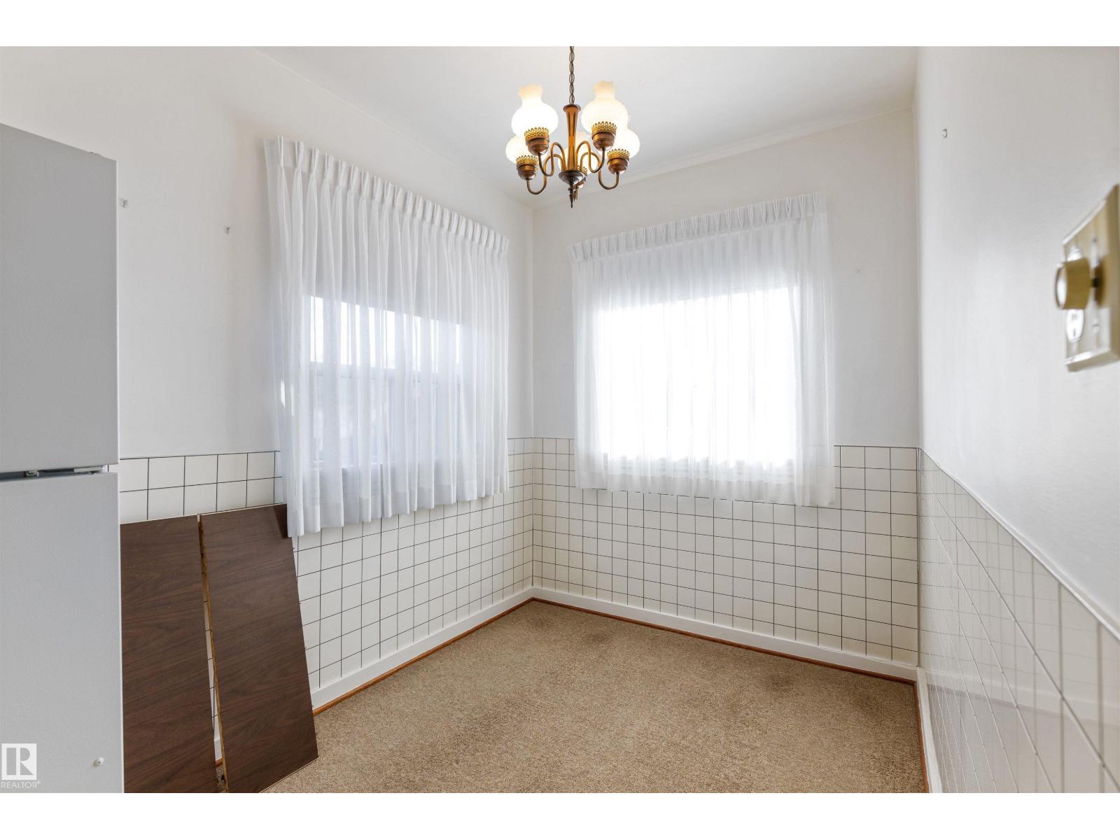 10842 110 ST NW - 12