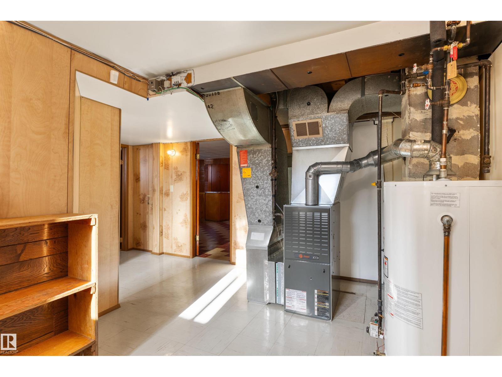 10842 110 ST NW - 22
