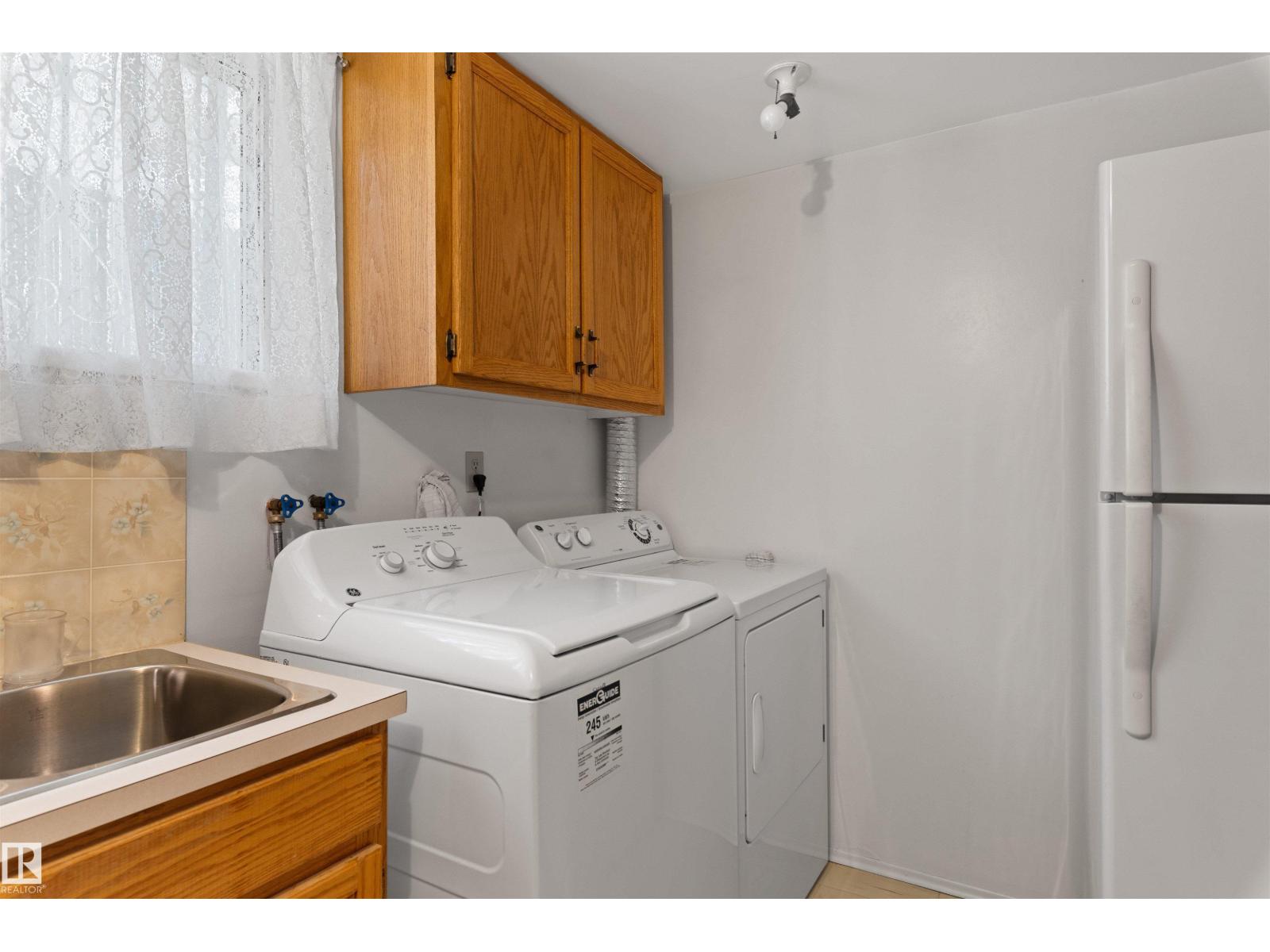 10842 110 ST NW - 34