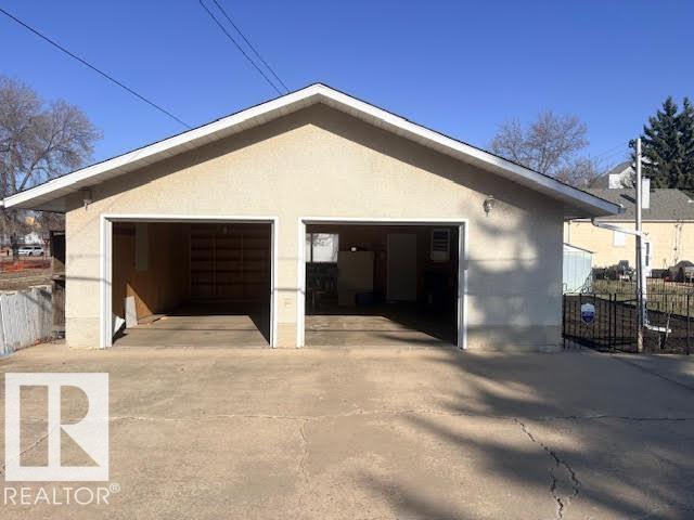 10842 110 ST NW - 41