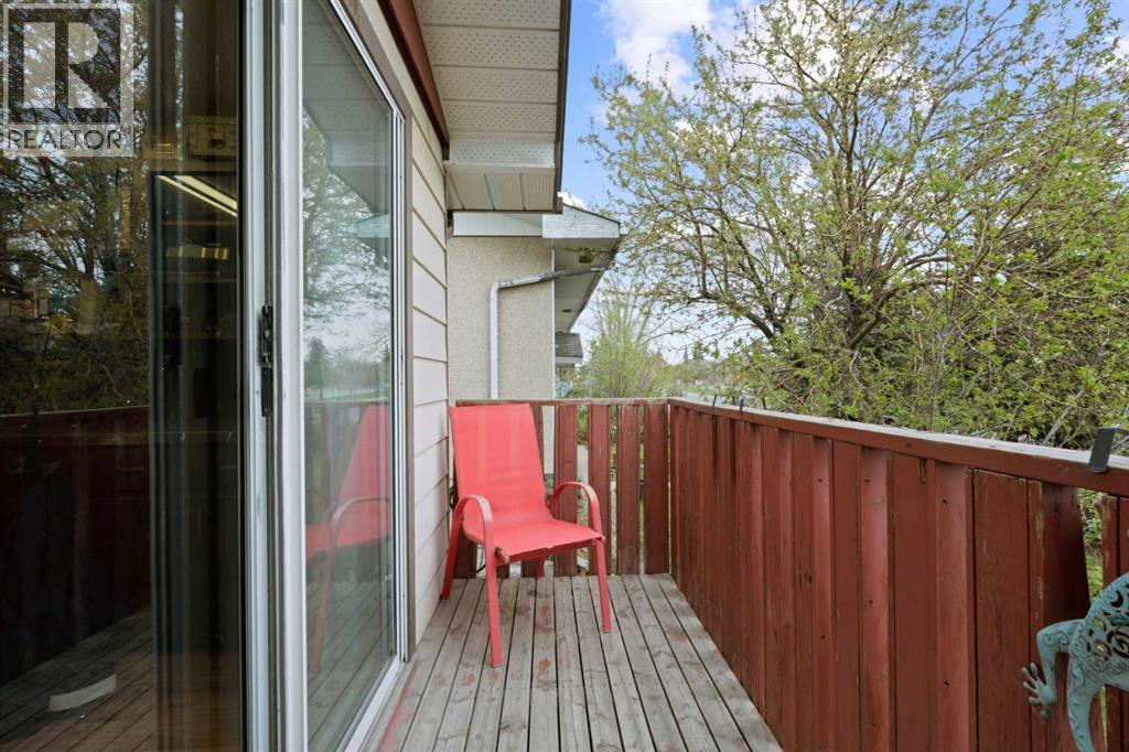 1521 44 Street SE - 25