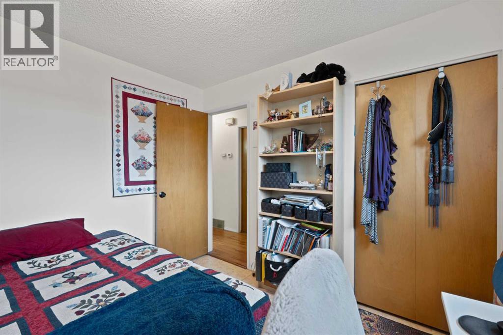 1521 44 Street SE - 29