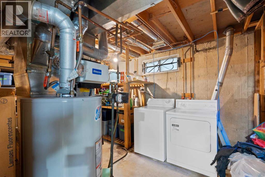 1521 44 Street SE - 35