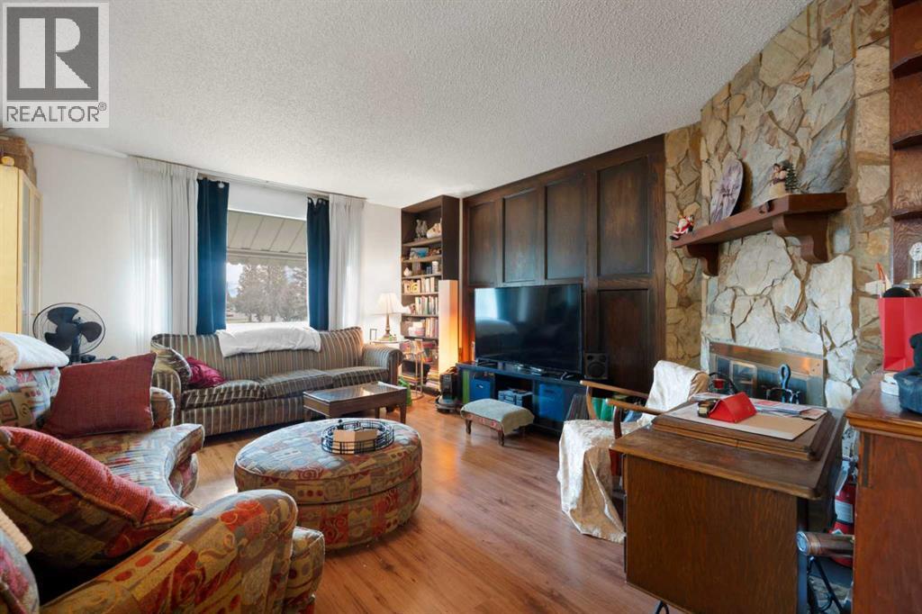 1521 44 Street SE - 14
