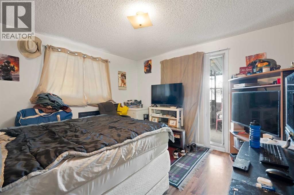 1521 44 Street SE - 30