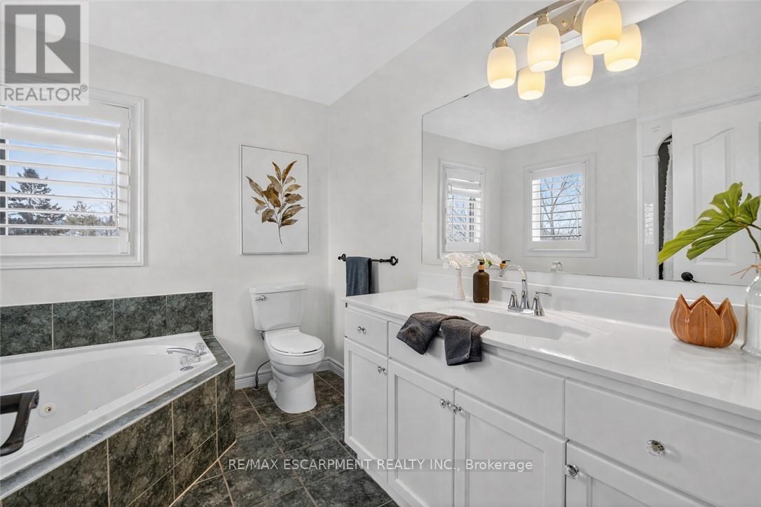 119 DORCHESTER DRIVE - 25
