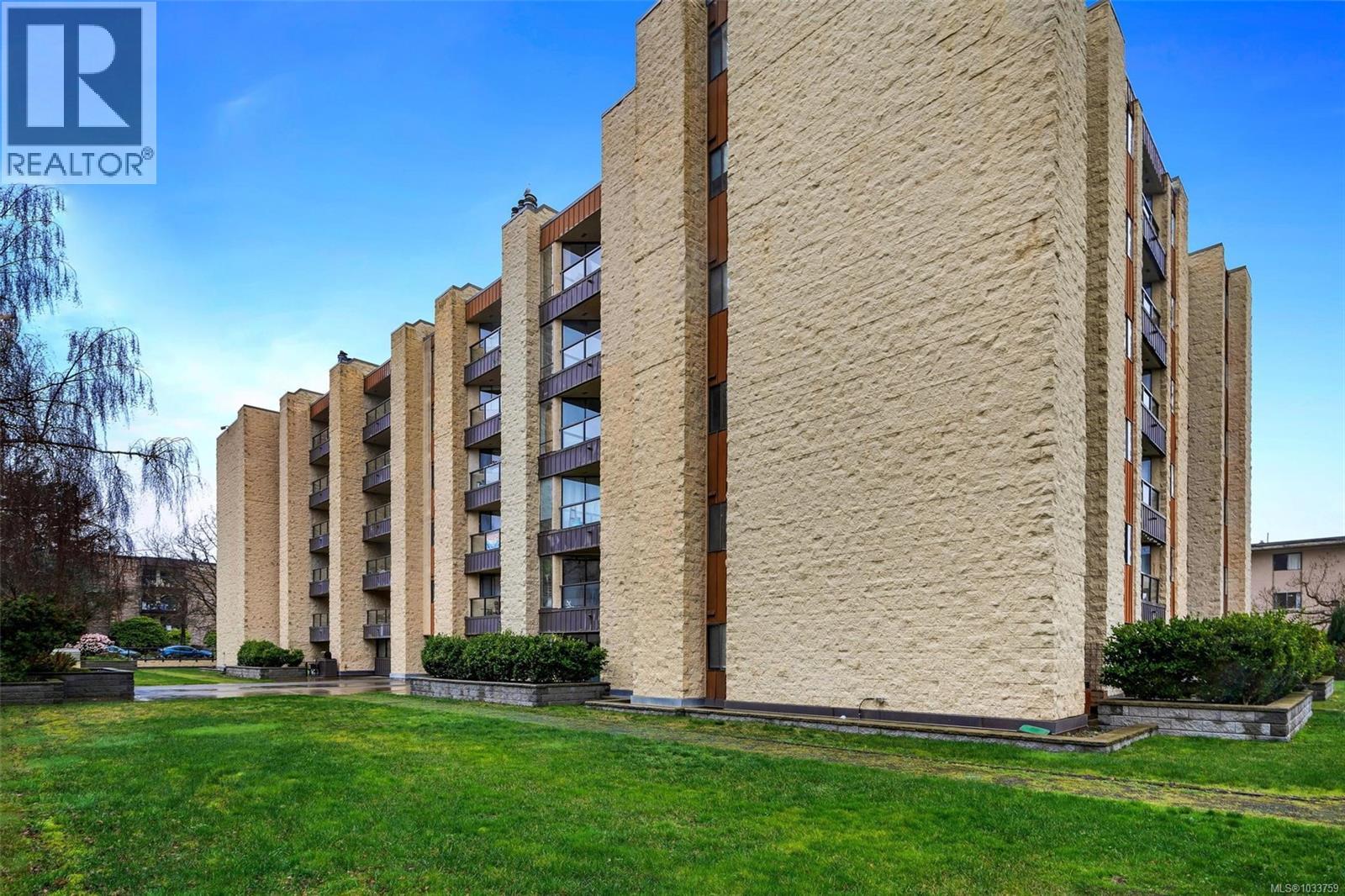 #512 1745 Leighton Rd - 28