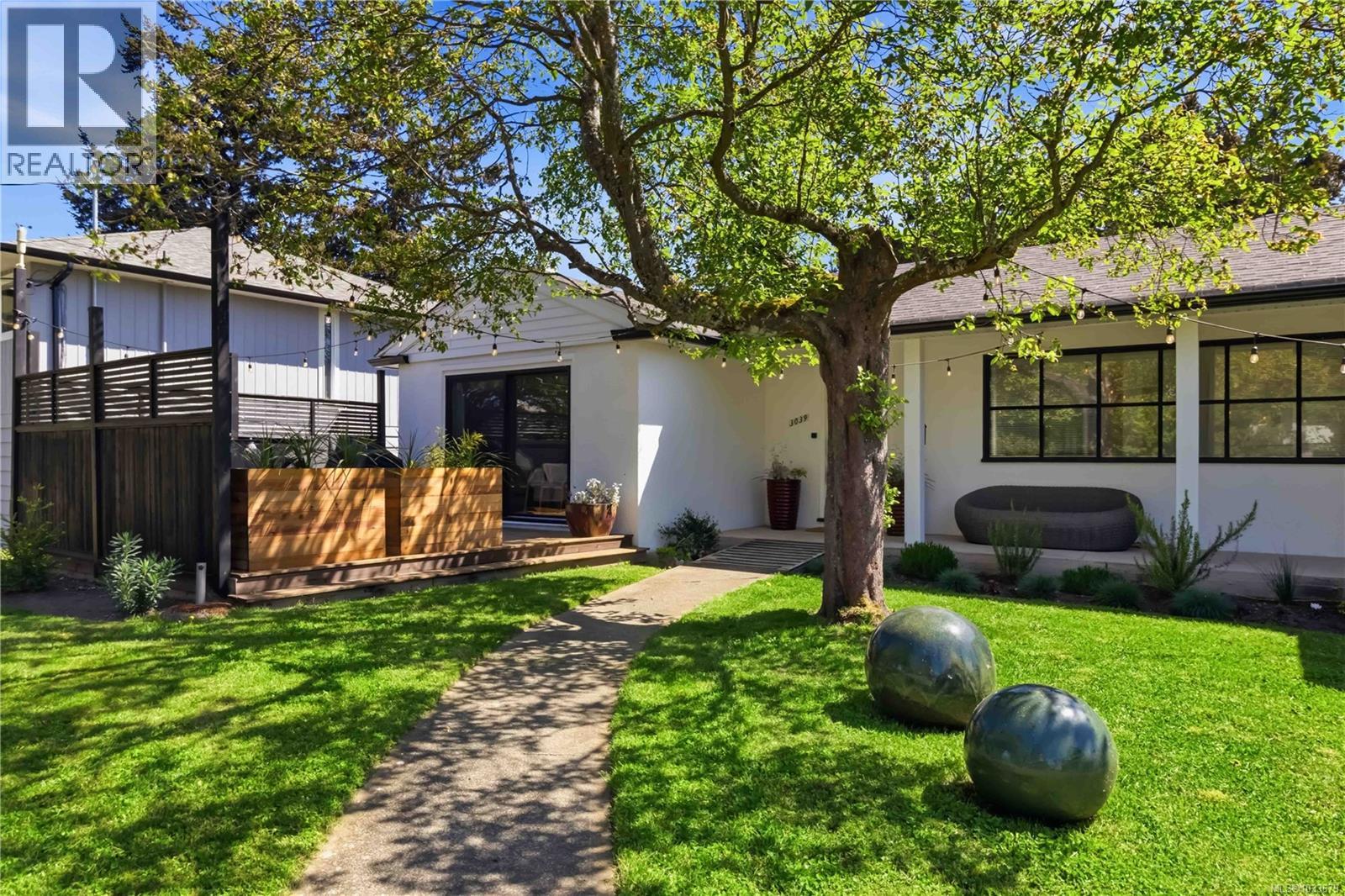 3039 Balfour Ave - Image 2