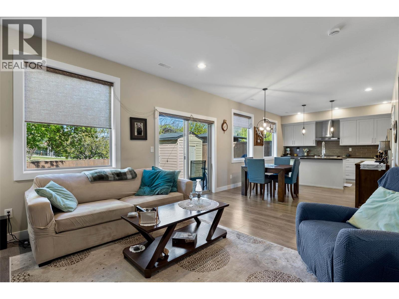 2704 BEACHMOUNT Crescent - 11