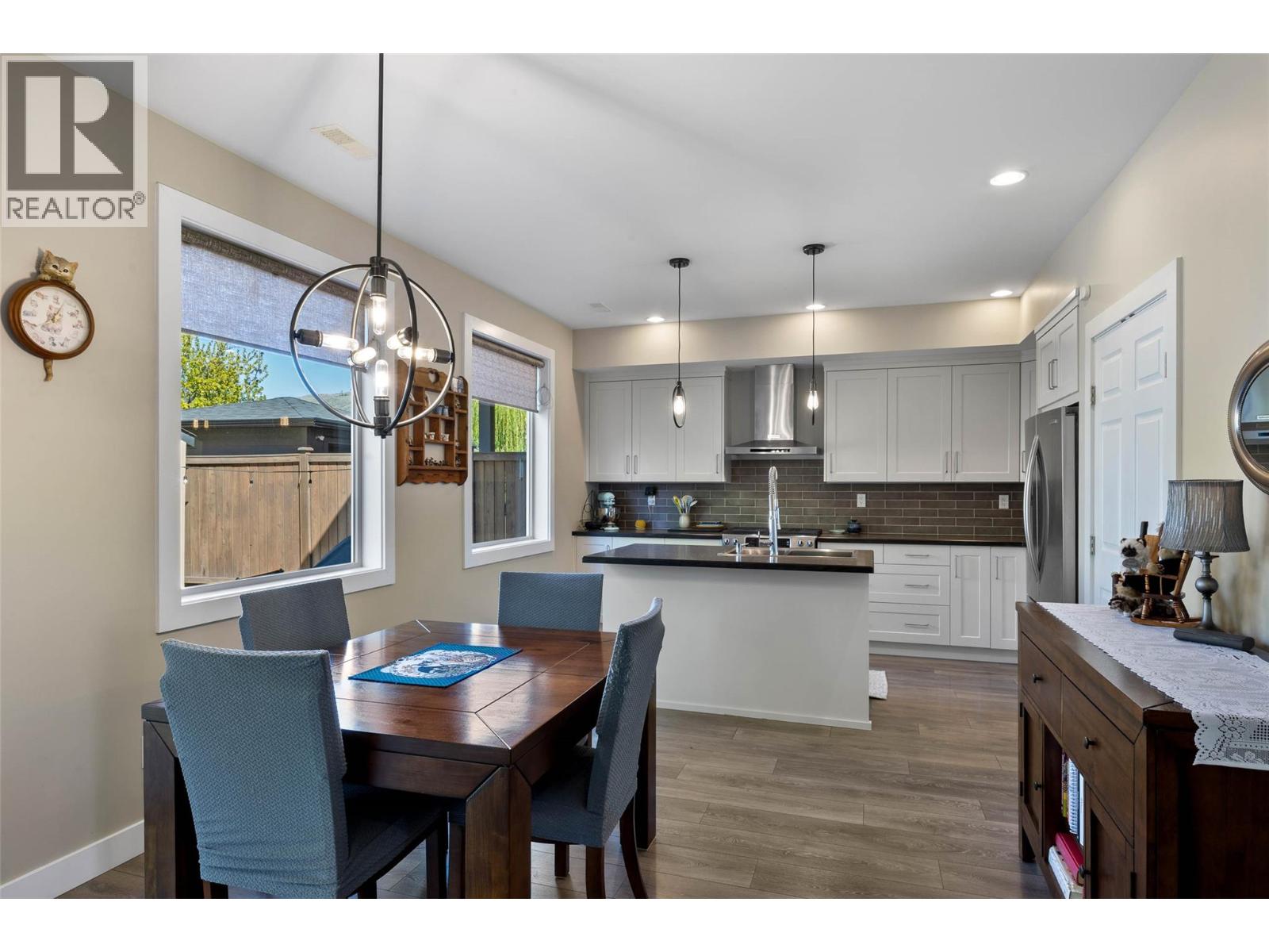 2704 BEACHMOUNT Crescent - 12