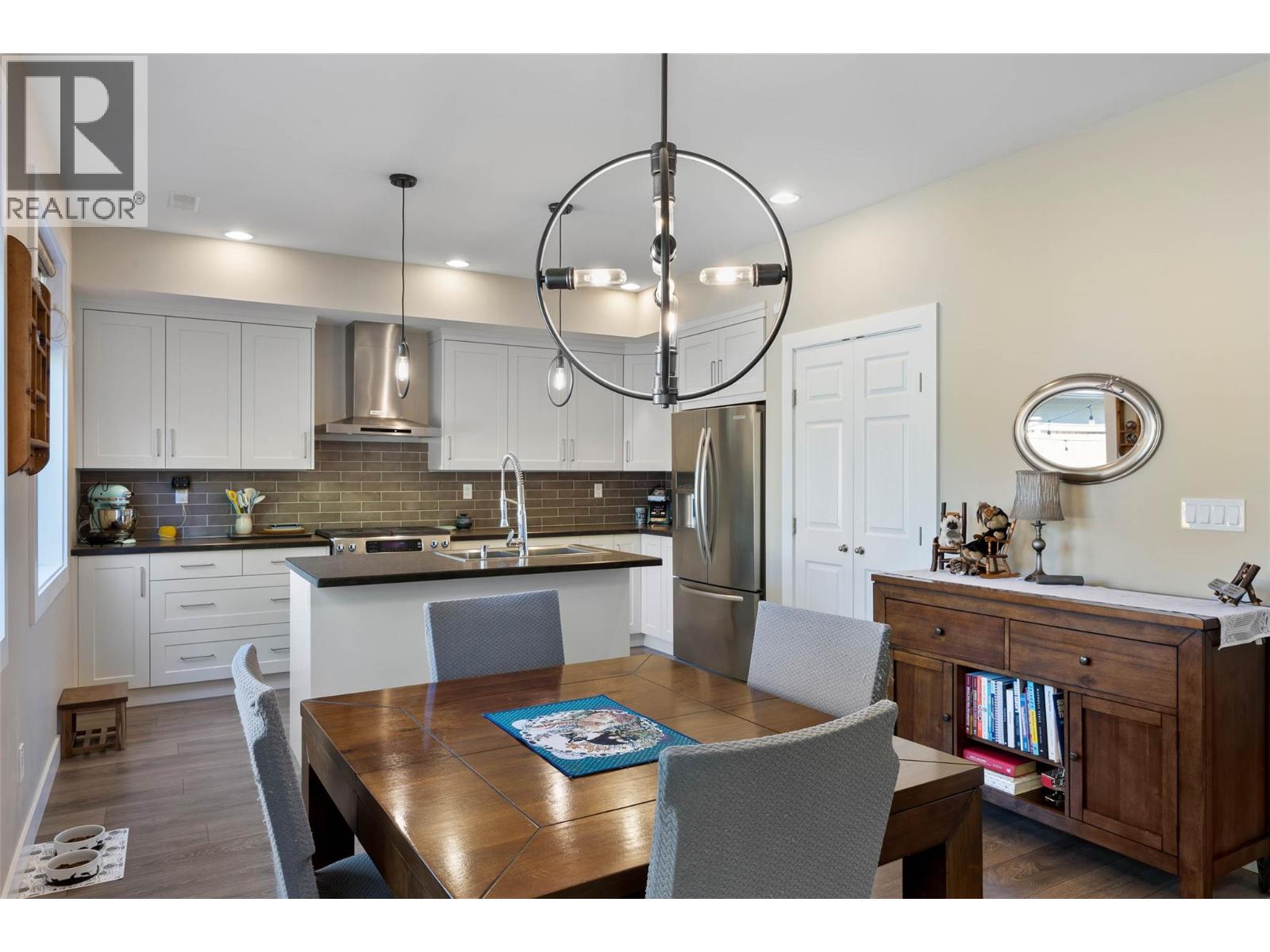 2704 BEACHMOUNT Crescent - 16