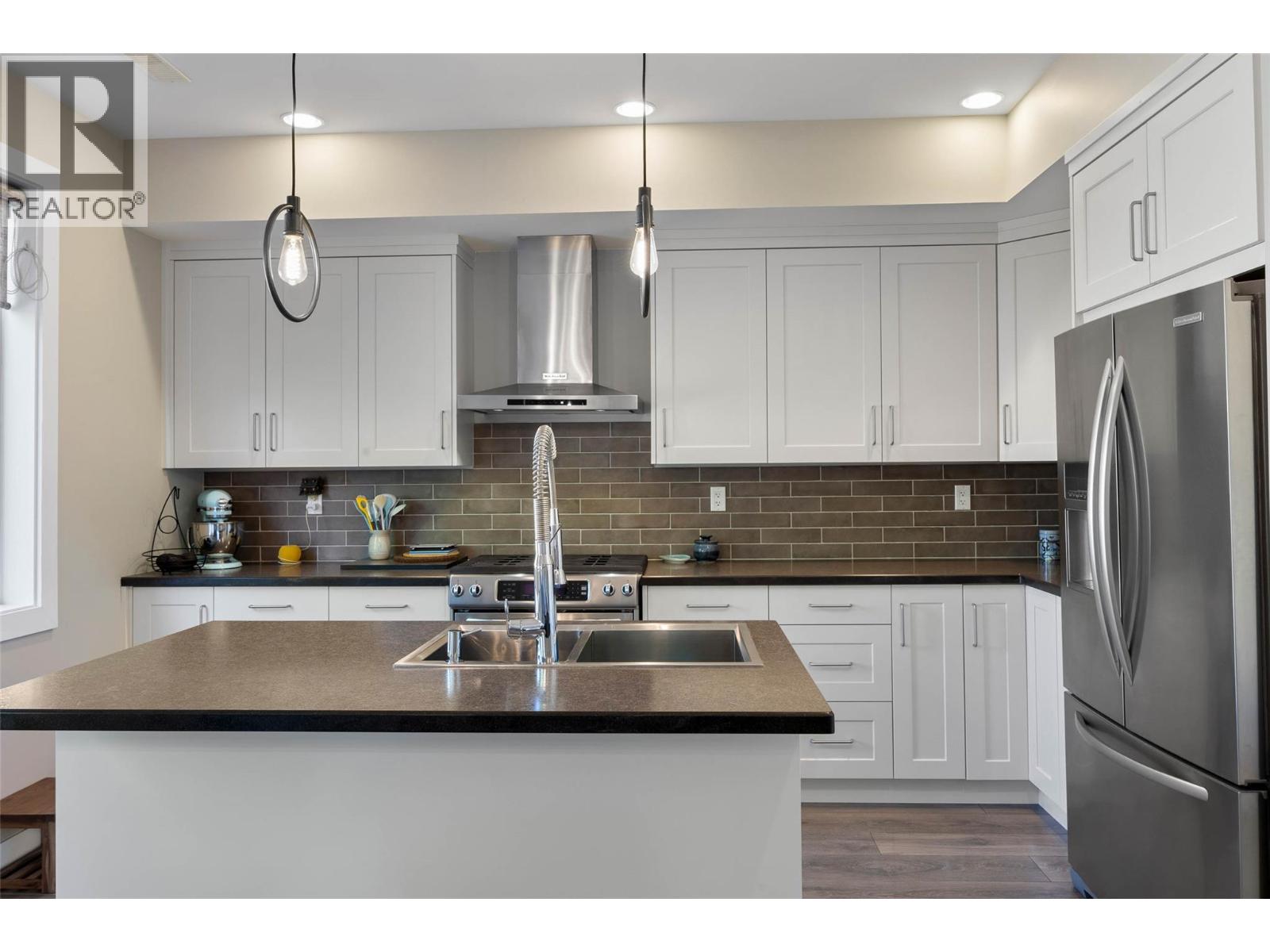 2704 BEACHMOUNT Crescent - 17