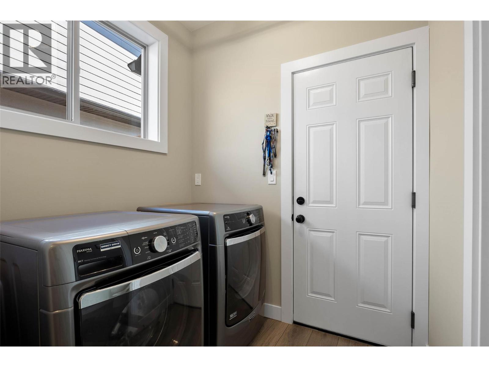 2704 BEACHMOUNT Crescent - 21