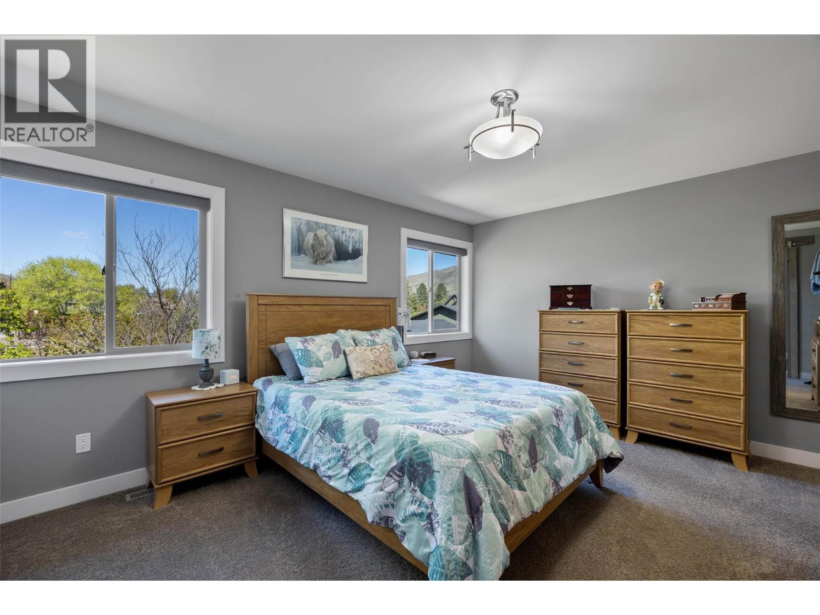 2704 BEACHMOUNT Crescent - 27