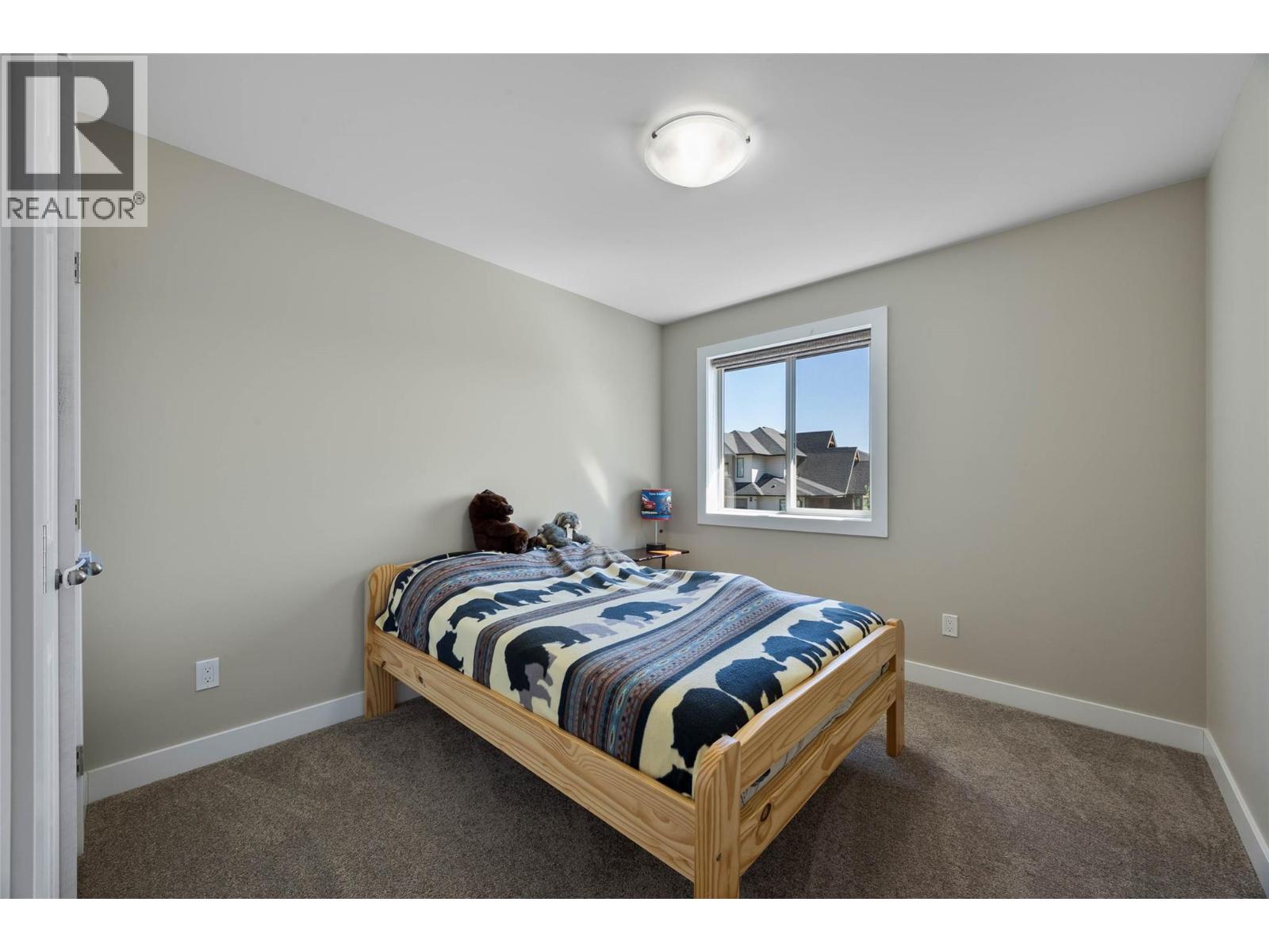 2704 BEACHMOUNT Crescent - 33