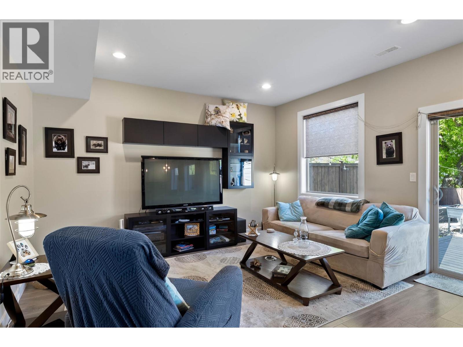 2704 BEACHMOUNT Crescent - 8