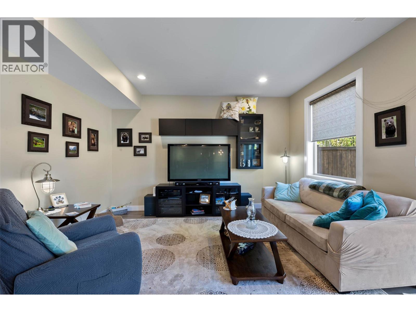 2704 BEACHMOUNT Crescent - 9