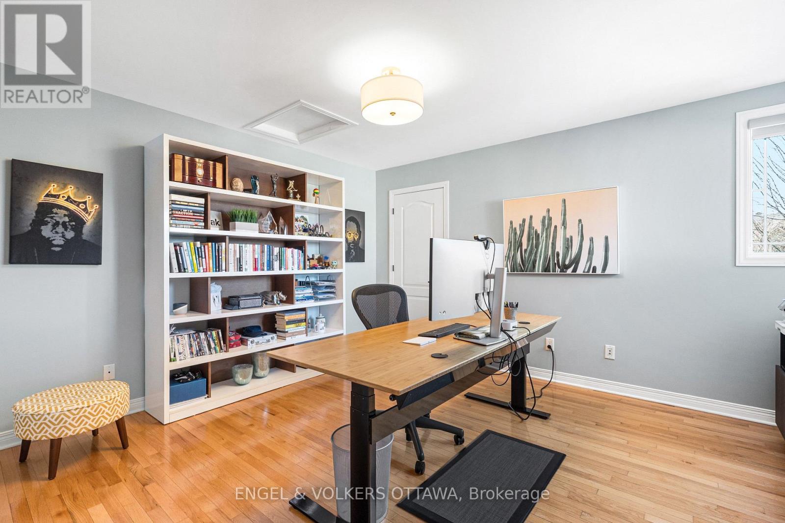 32 BARCHAM CRESCENT - 34