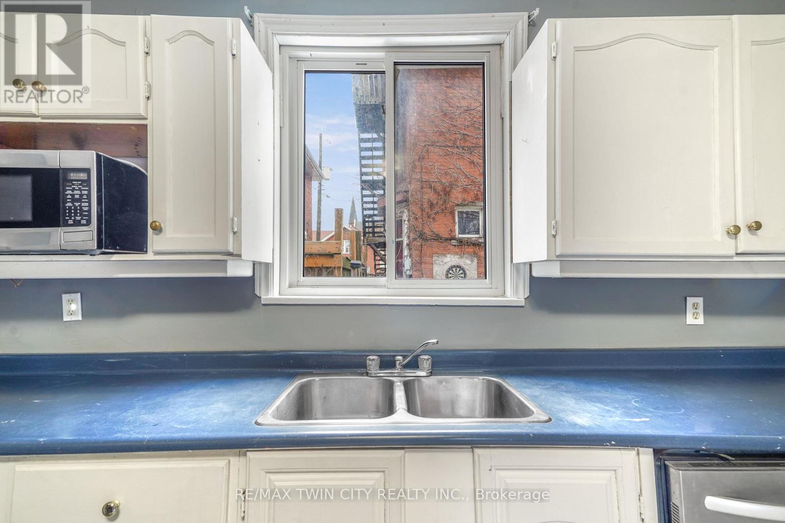 276 DALHOUSIE STREET - 11