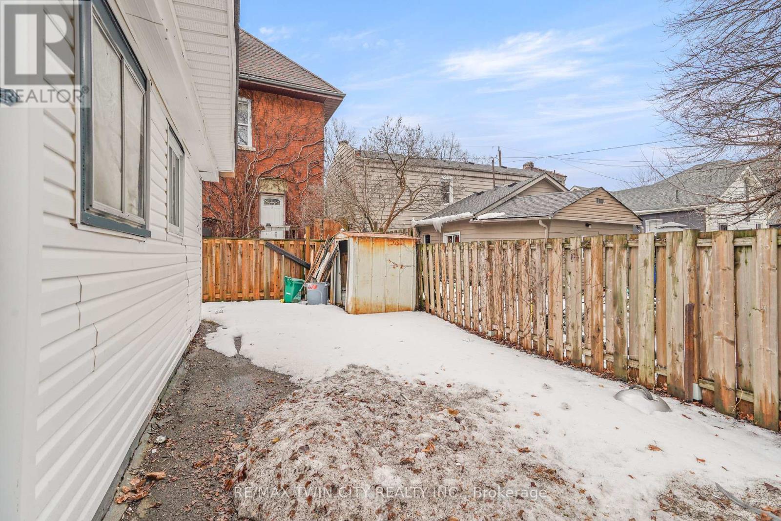 276 DALHOUSIE STREET - 33