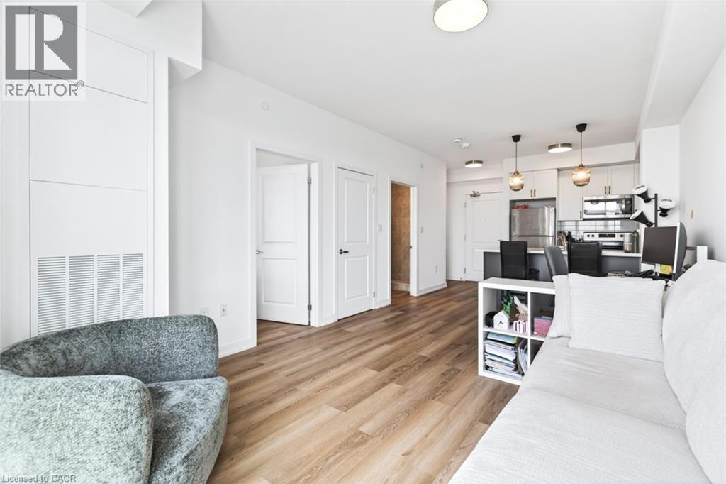 #804 470 DUNDAS Street E - 14