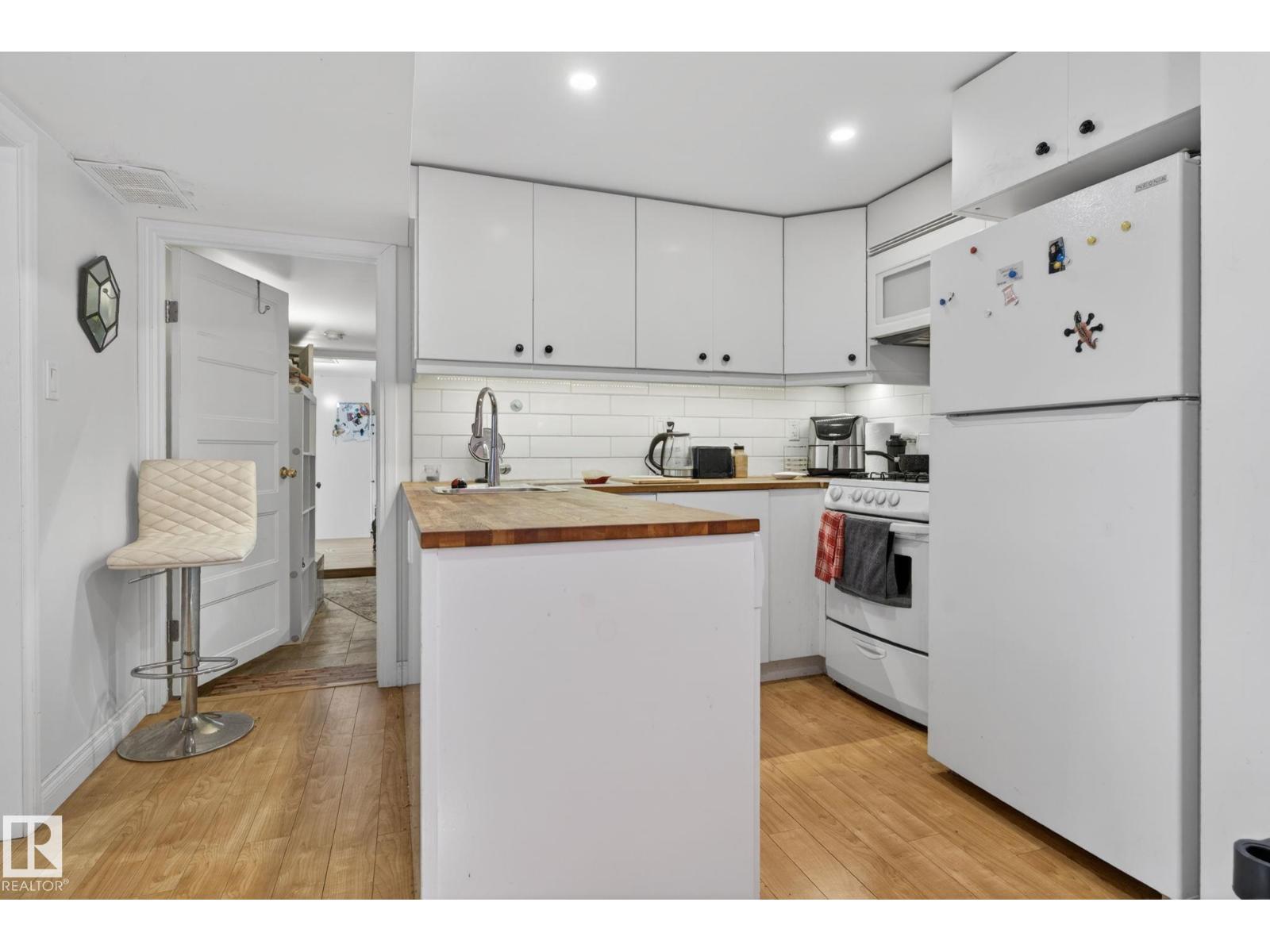 11227 103 ST NW - 36