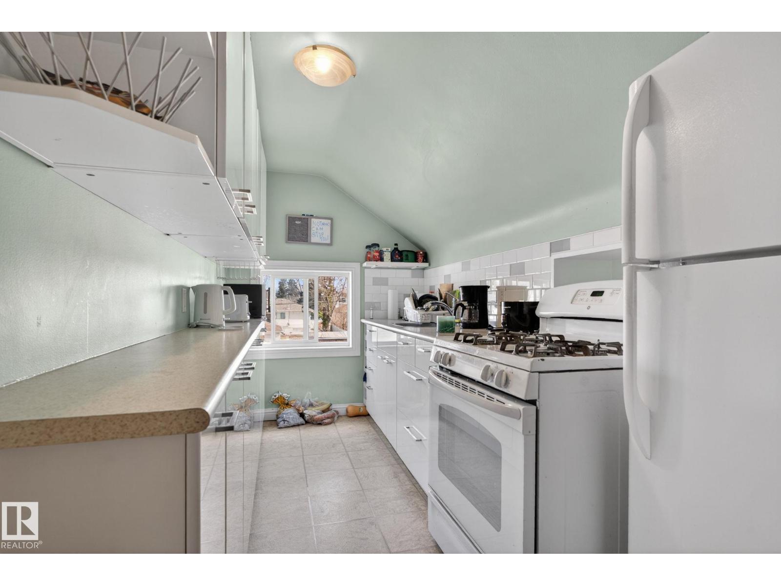 11227 103 ST NW - 22