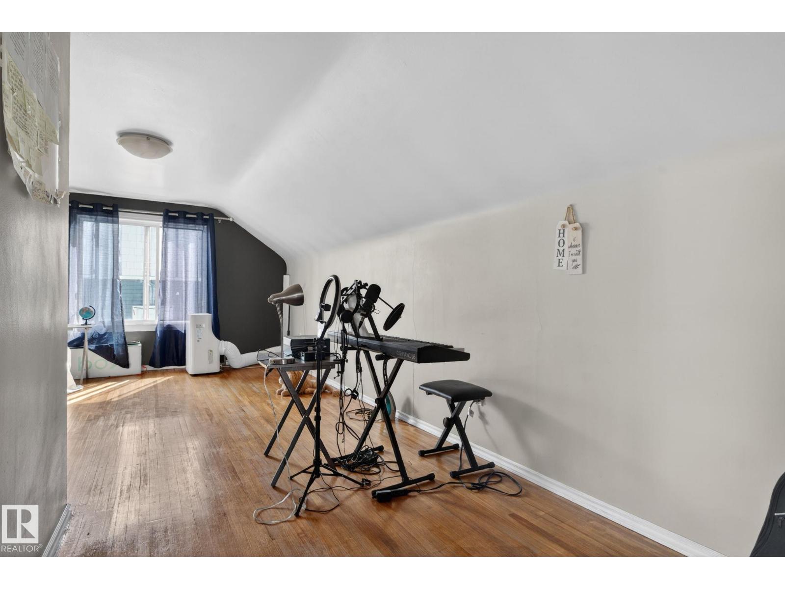 11227 103 ST NW - 21